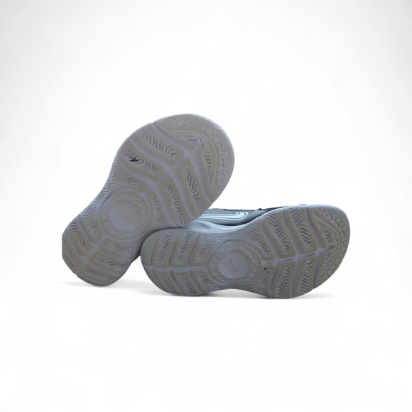 Nike Kids Black and White Sneakers - Picture 2 of 2